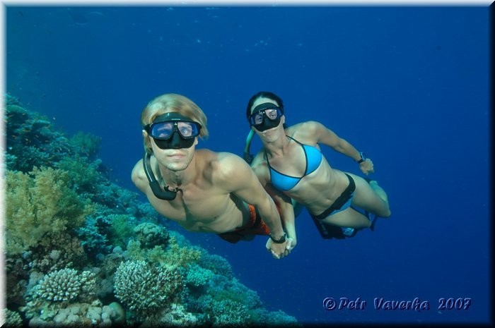 07_Martin s Niki rozsirili rady snorchlaru na Blue Hole.JPG